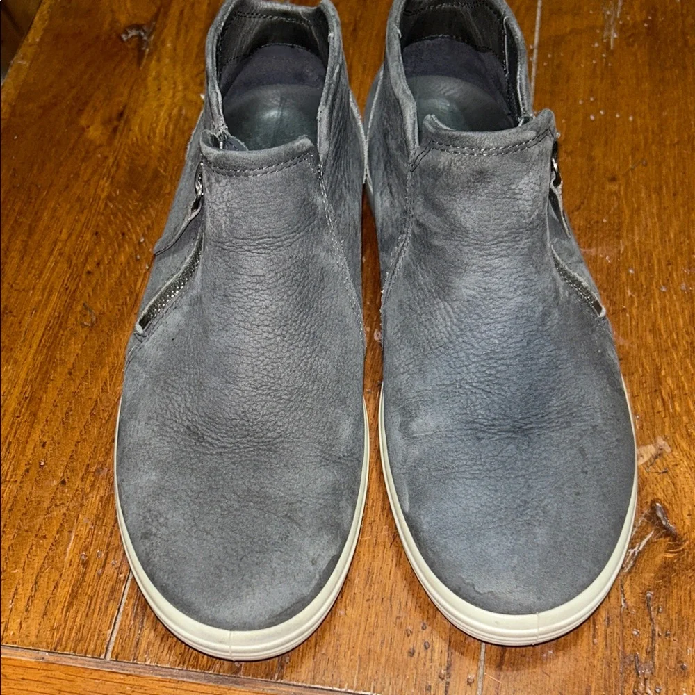ECCO Women’s LEATHER Gray Soft 7 Nubuck Booties with Side Zippers Size US8/EU39